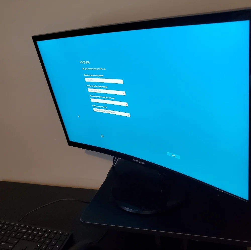 HP Desktop computer with monitor and speakers